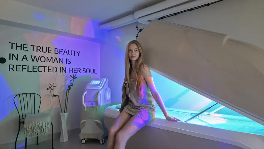 Infra Red kapsula na donjem nivou Body Time-a, na zidu natpis The true beauty in a woman is reflected in her soul